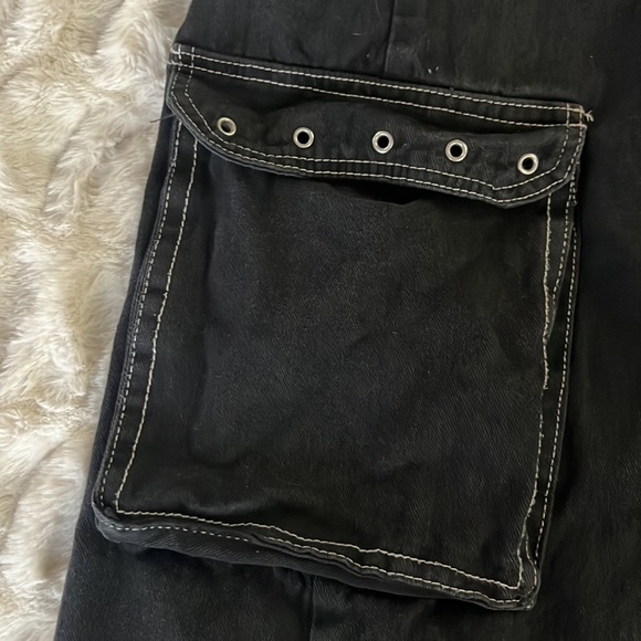 Black cargo wide leg jeans 4 grommets S white top stitch high waist goth punk 💀 - Picture 2 of 9
